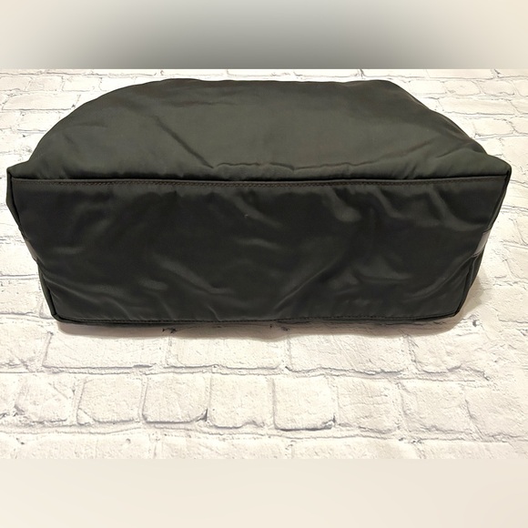 Black Gucci Nylon Bag With Brown Lether Trim & Silver Hardware - EUC - Picture 9 of 16